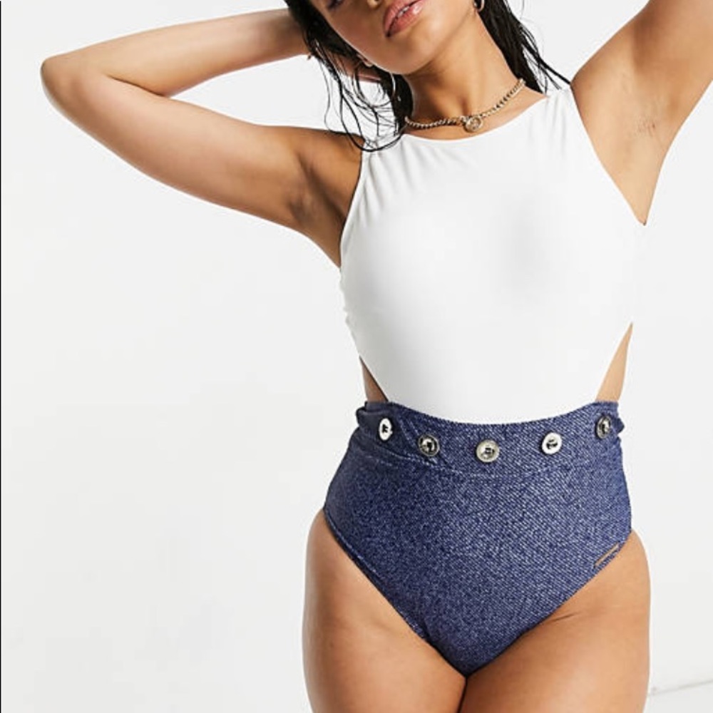 Juicy Couture Boardwalk Sass cutout swimsu…
